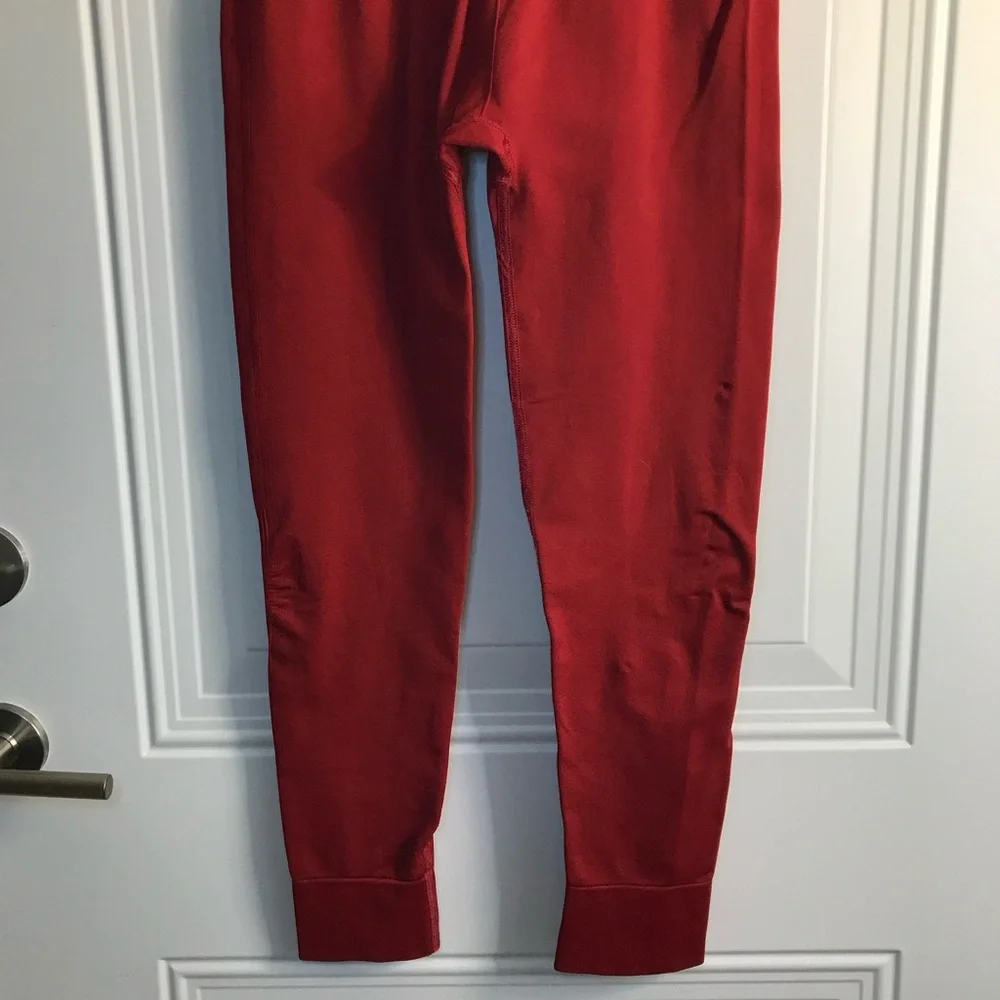 Carbon38 Brand Women’s M/L solid dark red leggings tights in EUC - Picture 6 of 7